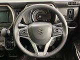 【純正革巻きステアリング】上質な革を使用することで、手にしっかり馴染みとても運転しやすいハンドルです♪