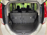 普段のお買い物や通勤、送迎等に十分な荷室スペースを確保しております。セカンドシートを倒すと、大きな荷物の積載も可能です♪