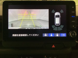 バックでの車庫入れも安心です! リアカメラが付いているバックモニター付のナビを装備しております。バンパーについているソナーや、操作線もついており距離感も画面から確認できます。