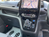 駐車ブレーキは電動式です。オートホールド機能付きで便利ですね
