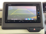 便利な3ビュー切り替え、ガイド線表示付きのバックカメラです。後退時、後方の視界をサポートします