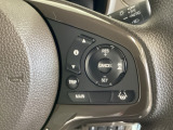 ハンドルにHondaセンシング系のクルーズコントロールやレーンキープアシストなどのスイッチが装備されています。ハンドルから手を離さず安全に操作できます。