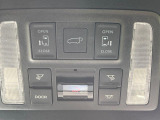 【パワーバックドア】スマートキーや運転席のボタンを押すだけでリアゲートが自動で開閉します!荷物を持っている時や、高い位置にあるバックドアを閉める際に便利な機能です♪