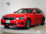 BMW 320dxT メルボルンレッド入庫しました。キャンベラベージュレザーのお洒落な1台となっております。