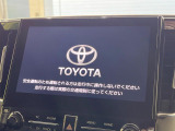 【メーカー純正ナビ】インテリアに溶け込むスタイリッシュな「専用設計」メーカーナビを装備♪視認性や操作性など基本性能にも優れ、より上質なカーライフをお楽しみいただけます。