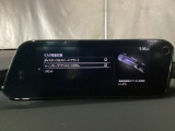 ハンドル操作をアシストすることにより車線からの逸脱回避を支援します。