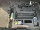 パンク修理剤とエアーコンプレッサーと車載工具も完備!!