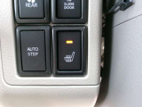 運転席にはシートヒーターが装備されています寒い時期にはうれしい装備です