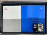 スマートキーは鍵をバッグに入れたままでもドアロックの開閉やエンジンのON・OFFができます。夜間や雨の日も鍵を探さなくて良いので便利です。