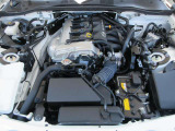 ロードスターのために専用設計されたSKYACTIV-G 1.5Lエンジン搭載。全てを「使い切る」ことを前提として開発されたエンジンです。クイックな反応とやる気にさせてくれるサウンドをご体感ください。