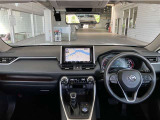 見通しのよいすっきりとした視界で、誰でも運転しやすいです。運転のしやすさは疲れにくさにも繋がりますよ♪
