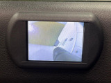 ●サイドカメラ:左側面の視界が写し出されます!狭い道路での走行や駐車ラインの確認などにも役立ちます!