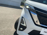 フロントのライトは全てLED仕様です!さらにフロントバンパーにはソナーがついており、アクセルとブレーキを踏み間違っても前にぶつかるリスクを軽減してくれます!!