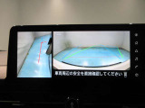 左サイドカメラとフロントカメラ運転席から死角となりやすい車両左前部分や前方もバッチリ見えます