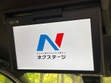 【12.8型フリップダウン】大画面モニターで後席でもエンタメをお楽しみいただけます。家族や友人とお出かけする機会が多い方に大人気です♪