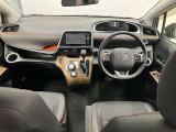 高いホールド性で運転姿勢が安定します。長距離ドライブでも疲れにくいのが魅力です。快適なドライビングライフをお送りください♪