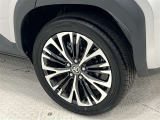 タイヤサイズは215/50R18!純正アルミホイール!残り溝は7ミリ程度です!