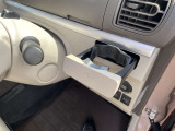 運転席ドリンクホルダーです。