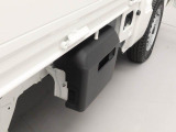 バッテリーは、運転席の下に搭載されています。