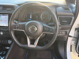 ステアリングスイッチが付いているので、運転中でも音量調整やチャンネル変更がスムーズにできちゃいます♪