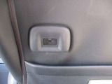 運転席・助手席シートバックには、USB外部入力端子がついています。