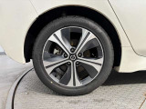 足元おしゃれのマストアイテム、純正アルミホイール☆タイヤサイズ:215/50R17☆