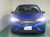 明度の高いLEDヘッドライトで、夜間の運転も安心です。