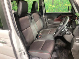 運転席シート廻りは使用感も少なく、良好な状態となっています。前オーナー様が丁寧に使っていたことがよくわかりますね。