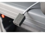 USBオーディオ用ソケットがついていますので携帯電話などを接続すれば音楽等の再生が可能です!