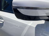 【BMWミラー】視認性の高いスタイリッシュなミラー。自動防眩機能も付いており夜間のドライビングをサポートします。