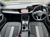洗練された機能性の高いインテリア。長く使っても飽きないデザインがAudiです。触感にもこだわっております。