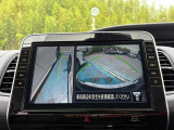 ナビのカメラボタンを二回押すことで運転席からの死角もカバーできます