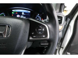Hondaセンシングの機能のひとつ、アダプティブクルーズコントロール付!アクセルから足を離しても設定したスピードと前車との車間を保ち走行してくれます!車線維持もアシスト☆高速道路で疲労軽減ですね☆