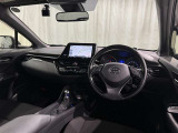 運転席まわりです。 各操作スイッチは使いやすい位置に配置されてます。