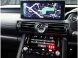 デザインもよく、居心地のよい運転席ですね。分かりやすいスイッチ類ですから操作もしやすく運転をサポートします。