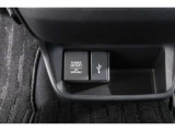 スマートフォンなどの音楽再生が可能なUSB接続ジャック装備車両です♪♪♪