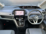 天井も高く開放的な室内は毎日の運転が楽しくなります♪