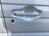☆お車についた傷やヘコミ、事故の修理もハヤシにお任せください。自社鈑金工場で修理ができますの安心です☆