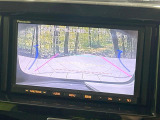 【バックカメラ】駐車時に後方がリアルタイム映像で確認できます。大型商業施設や立体駐車場での駐車時や、夜間のバック時に大活躍!運転スキルに関わらず、今や必須となった装備のひとつです!