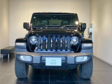 【フロントグリル】7スロットルグリルはJeep伝統の証です。SUVのみにこだわり続けている伝統あるJeep車へお乗り頂いてみてはいかがですか?