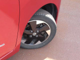 155/65R14タイヤ+専用アルミホイールです。スタッドレスタイヤや各種オプションのご注文も承っております(^^)!