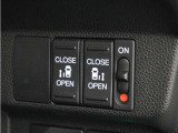 ◆両側電動スライドドア◆狭い駐車場でも乗り降りが楽々♪お子様が隣の車にドアを当ててしまう心配もございません!小さなお子様連れの方もこれで安心。