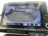 リアカメラで車庫入れ等をアシスト。
