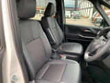 エンジンルームも綺麗に洗浄してから納車致します。普段あまり見ることが無い箇所だからこそ綺麗だと感動しますよね(*&acute;▽`*)
