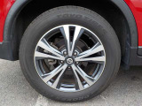 日産純正アルミホイ-ル付きです。タイヤサイズは225/60R18です。