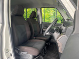 運転席シート廻りは使用感も少なく、良好な状態となっています。丁寧に使われていたことがよくわかりますね。