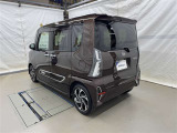 走りにこだわりながら収納力も持ち合わせたお車です。