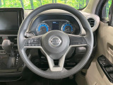 インテリアに合わせたデザインのステアリングは、運転される方のことも考え、運転しやすい形状、大きさです。是非一度、実際に触ってお確かめください。