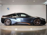 BMWでは重量配分にもこだわりがあり、FRモデルでは50:50とFFモデルでも60:40と前後の重量バランスにこだわり、軽快なハンドリングを実現しております。