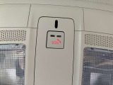 24時間いつでもネットワークにつながる車載通信機「コネクティッドサービス」を標準装備。オペレーターによる緊急時のサポートやスマホアプリによる車両状態確認や一部機能の遠隔操作等を行なうことが可能です。